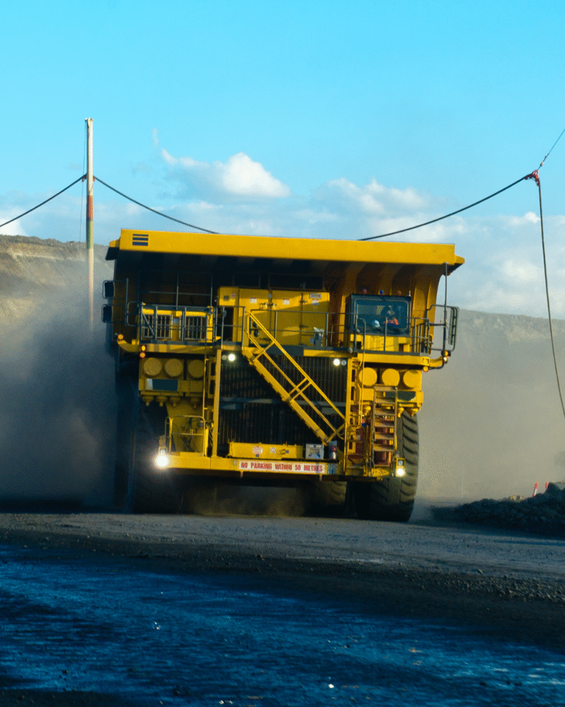 Hydraulic design in electric battery equipment