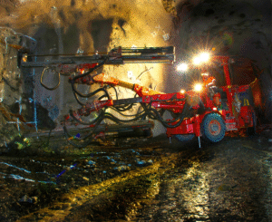 (R) Custom Fluidpower Maintenance and Risk Reduction in Modern Mining Image